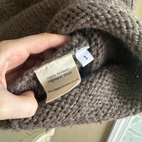 Jaggery London Tino Vest - Picture 5 of 6